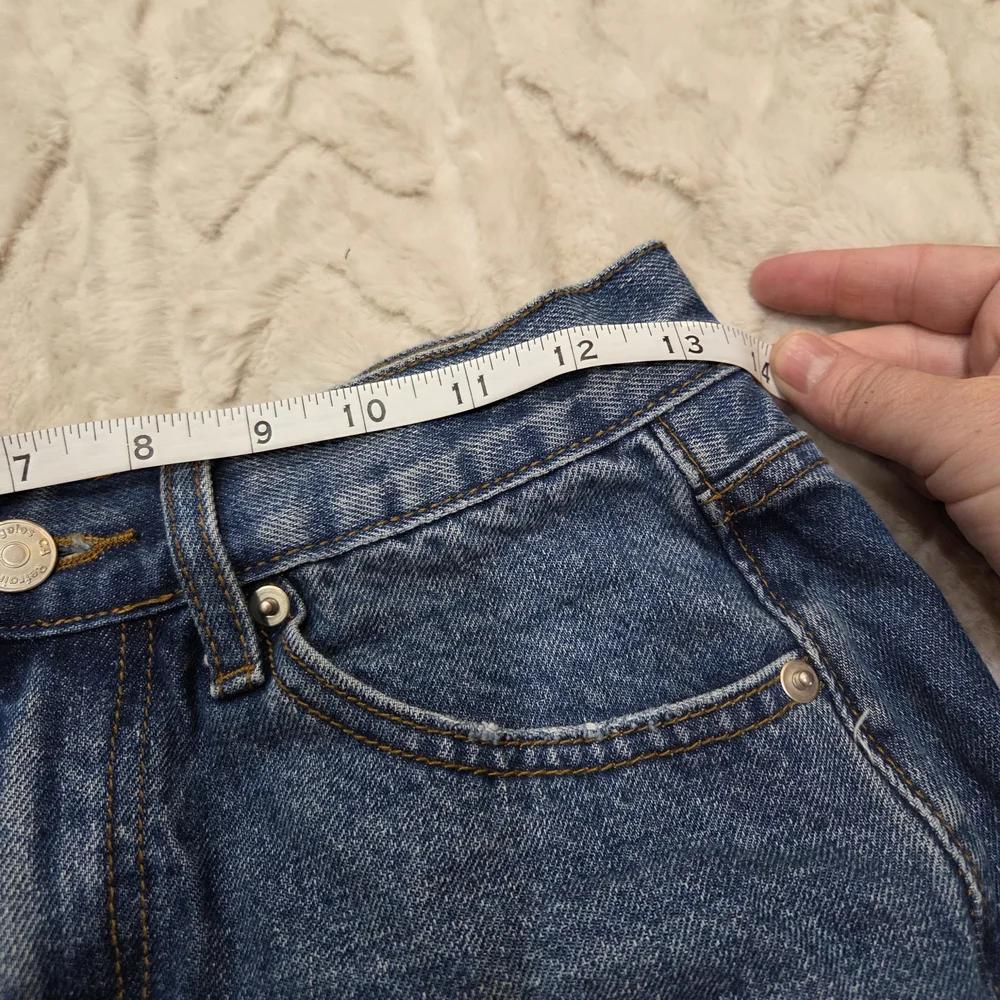 Trendy Blue Denim Distressed Women Shorts- Refrain LA‎ Size 3/26 Festival Shorts